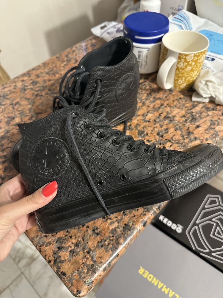 Обувки Armani, Michael kors, Converse