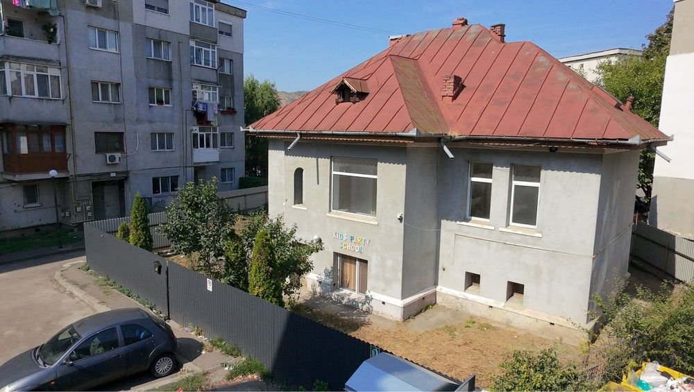Conac Istoric de inchiriat/Vanzare zona A Urlati /380 mp utili