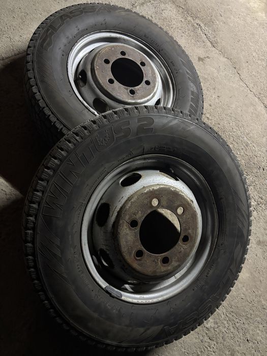 Продам шины зимние 215/75/16 lassa 2 шт