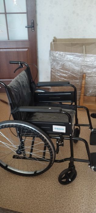 Продам инвалидную коляску , новая