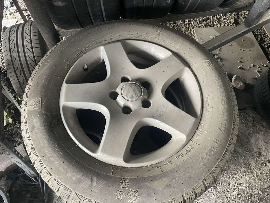 Гуми за Фолксваген Таурег