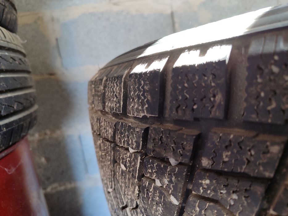 Продам шины  состояние отличное как новый