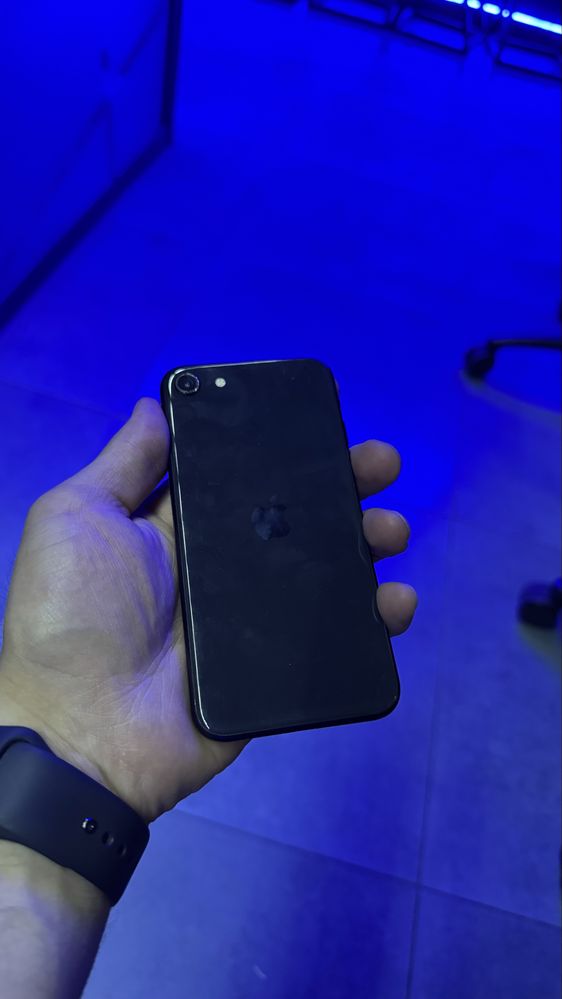Iphone SE 64 GB черный