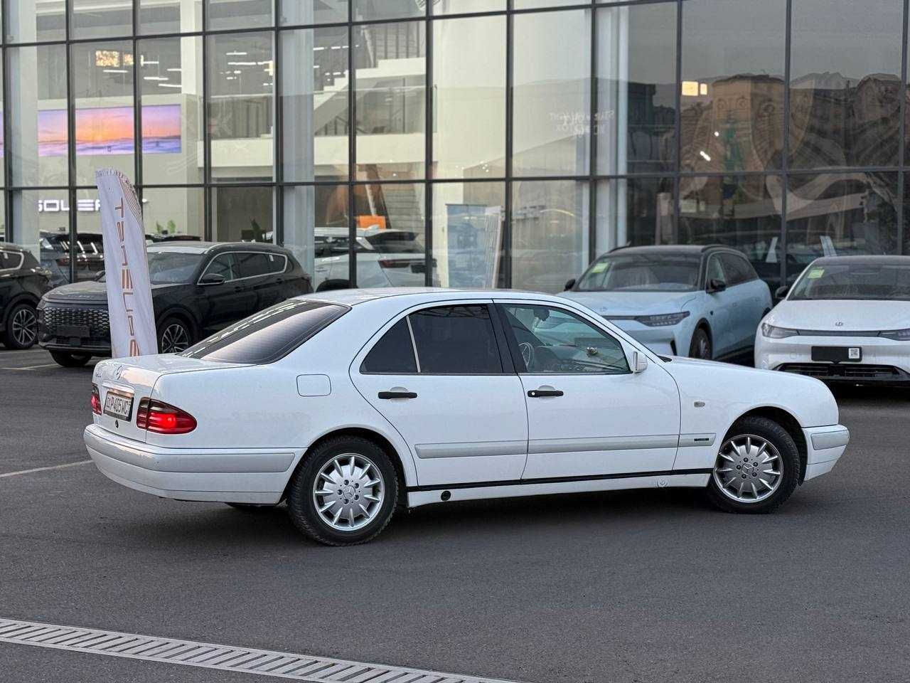 Mersedes Benz 210