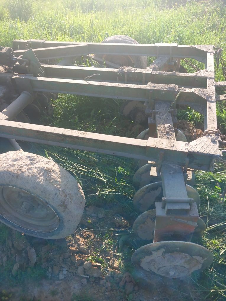 Vând disc după tractor