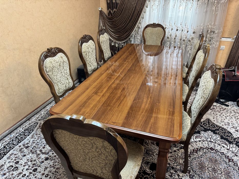 Mehmonxona uchun stol-stul garnituri (8 o‘rinli)