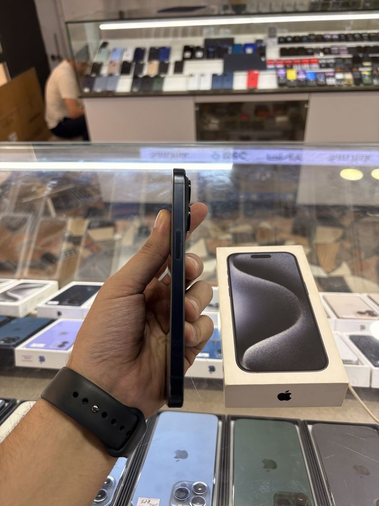 iPhone 15 Pro 256 gb blue ideal