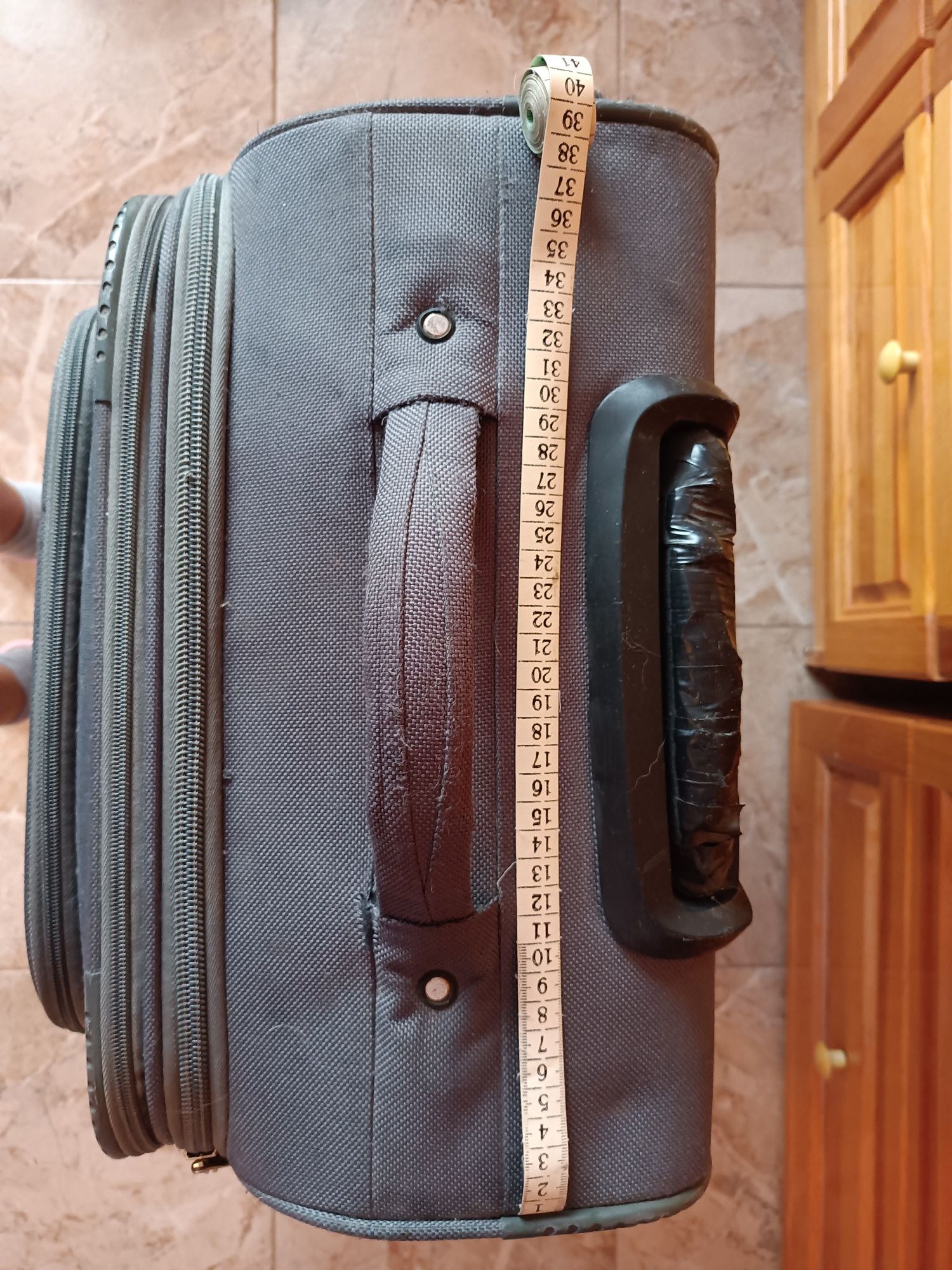 Продавам голям куфар