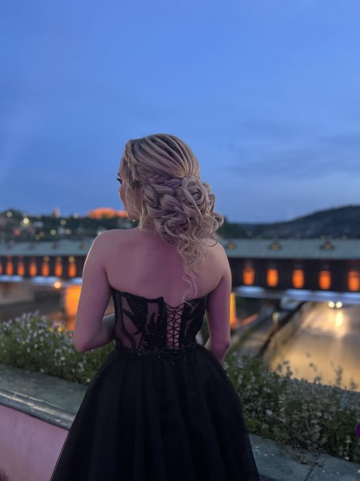 Продавам бална рокля