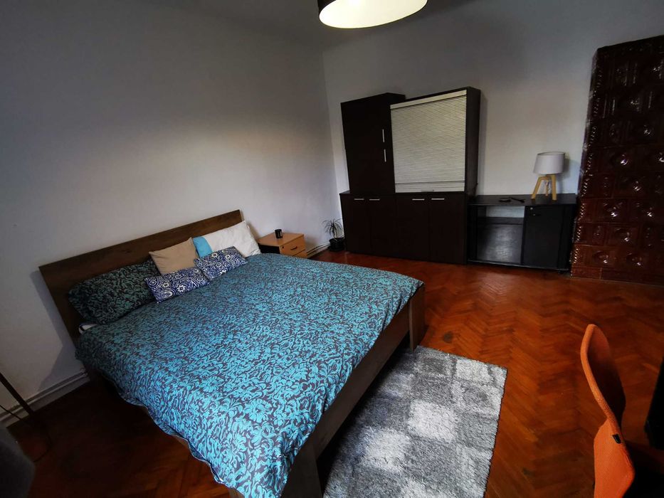 Inchiriez Camera la Casa 26 mp Coleg locuinta decom/ curte pet Marasti