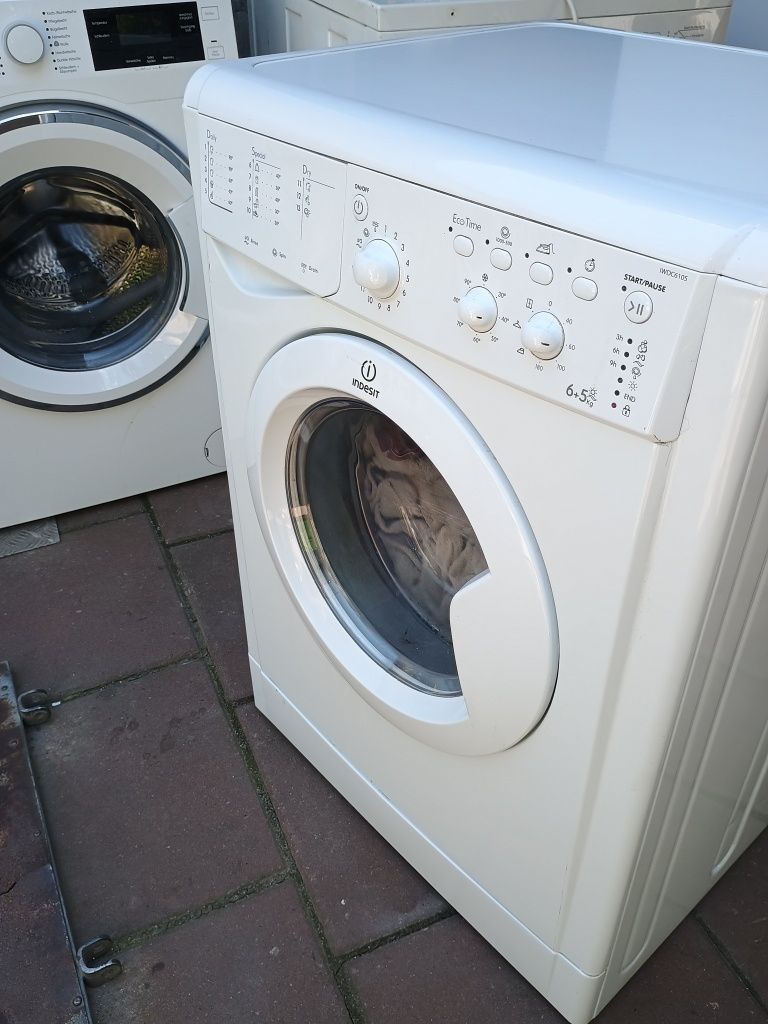 Mașină de spălat Indesit novo11