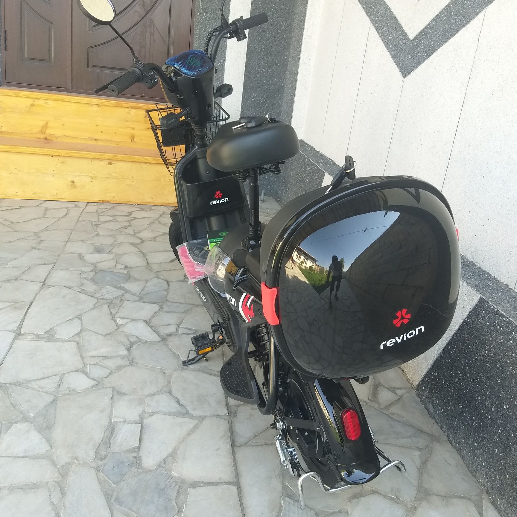 Yangi Elektro skuter sotiladi