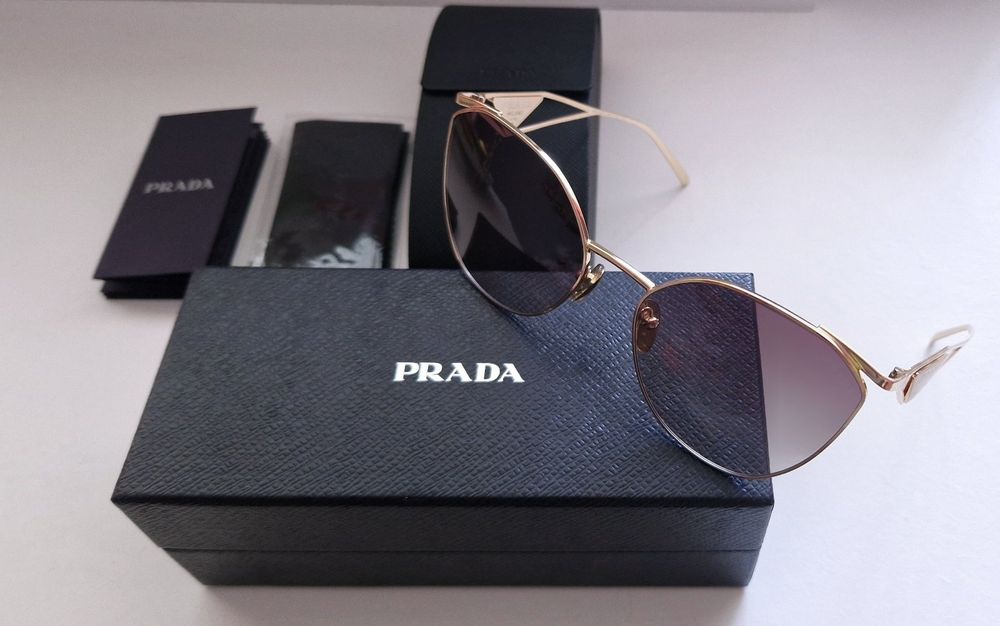 Оригинални слънчеви очила Prada