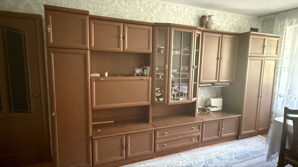 Стенка б/у в хорошем состоянии