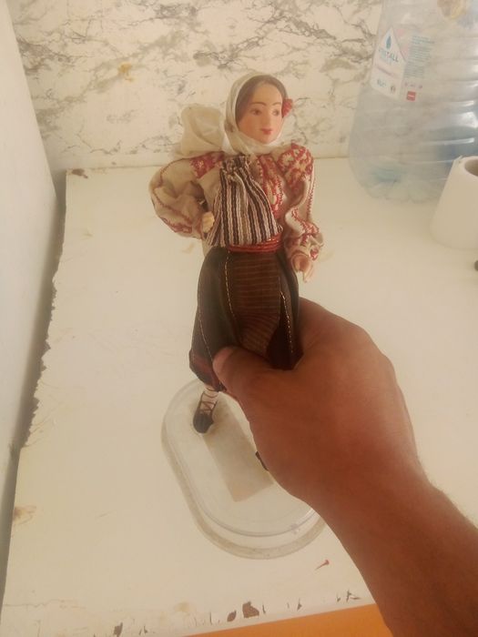 Vând 2 păpuși vechi