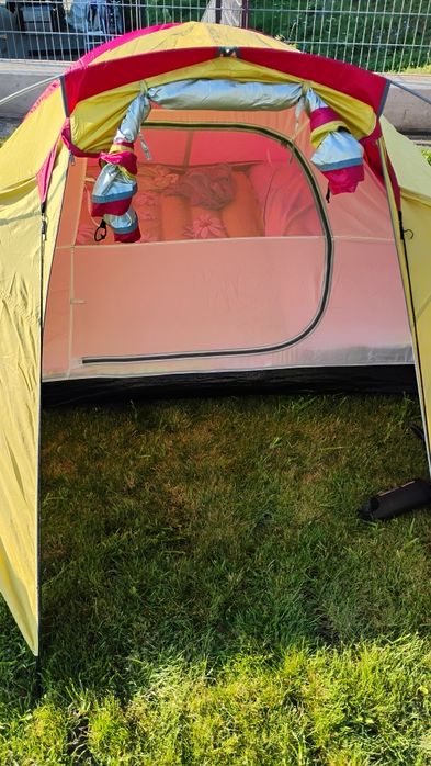 Cort 4 persoane + saltele + pompa + lampa led