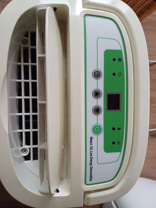 Vând Dezumidificator Meaco UK 12L
