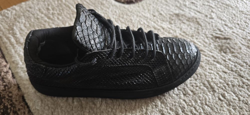 Сникърси Джани естествена кожа