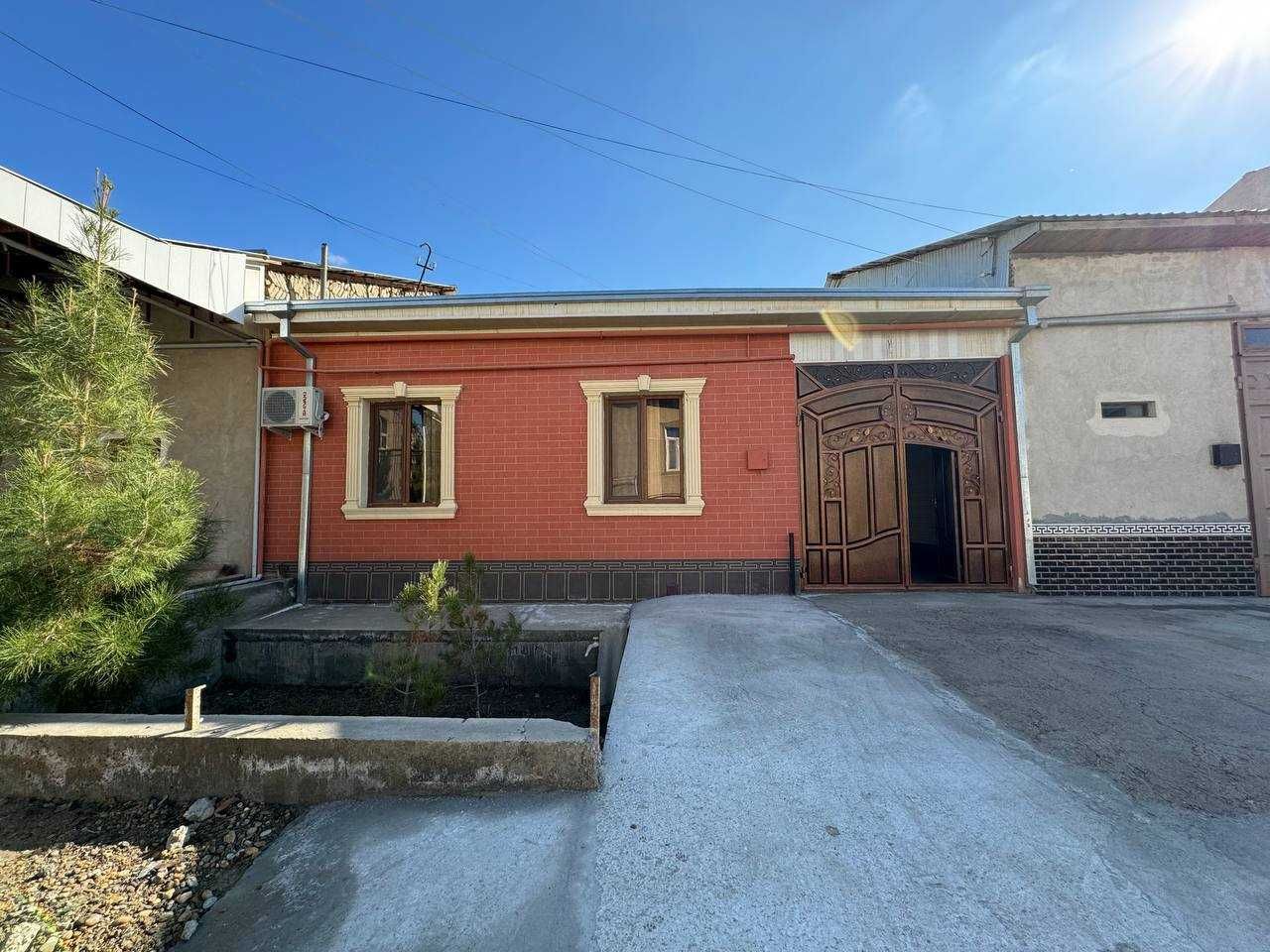 3 sotiqli tayyor hovli sotiladi.