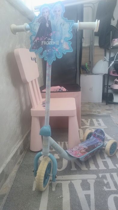 Детска тротинетка, замръзналото кралство.