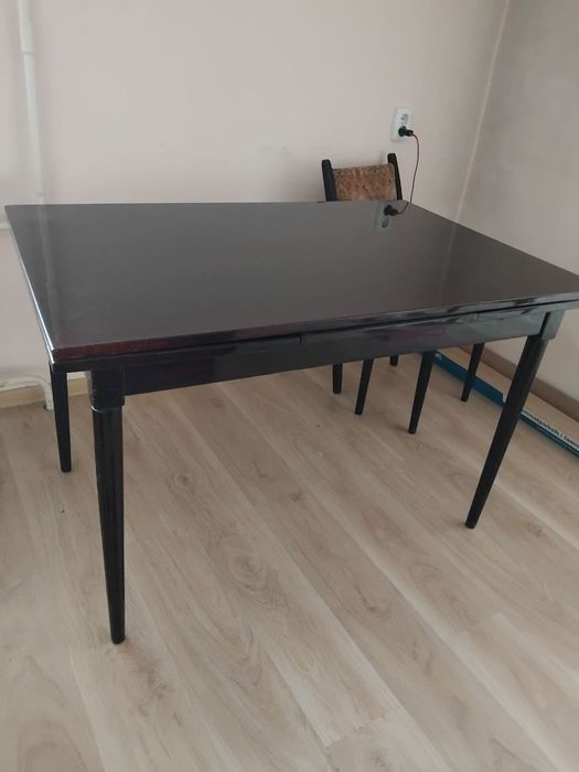 Стол раскладной полированный. Румыния