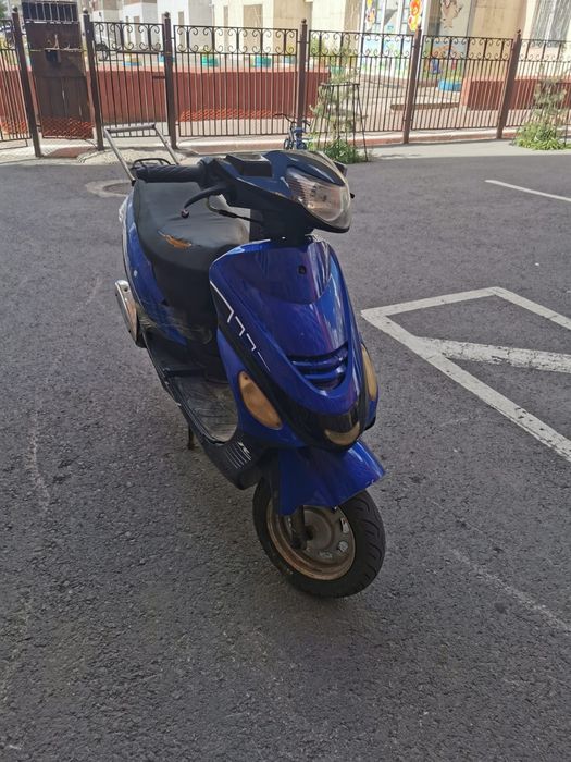 Продаю скутер "Racer meteor" 80 куб