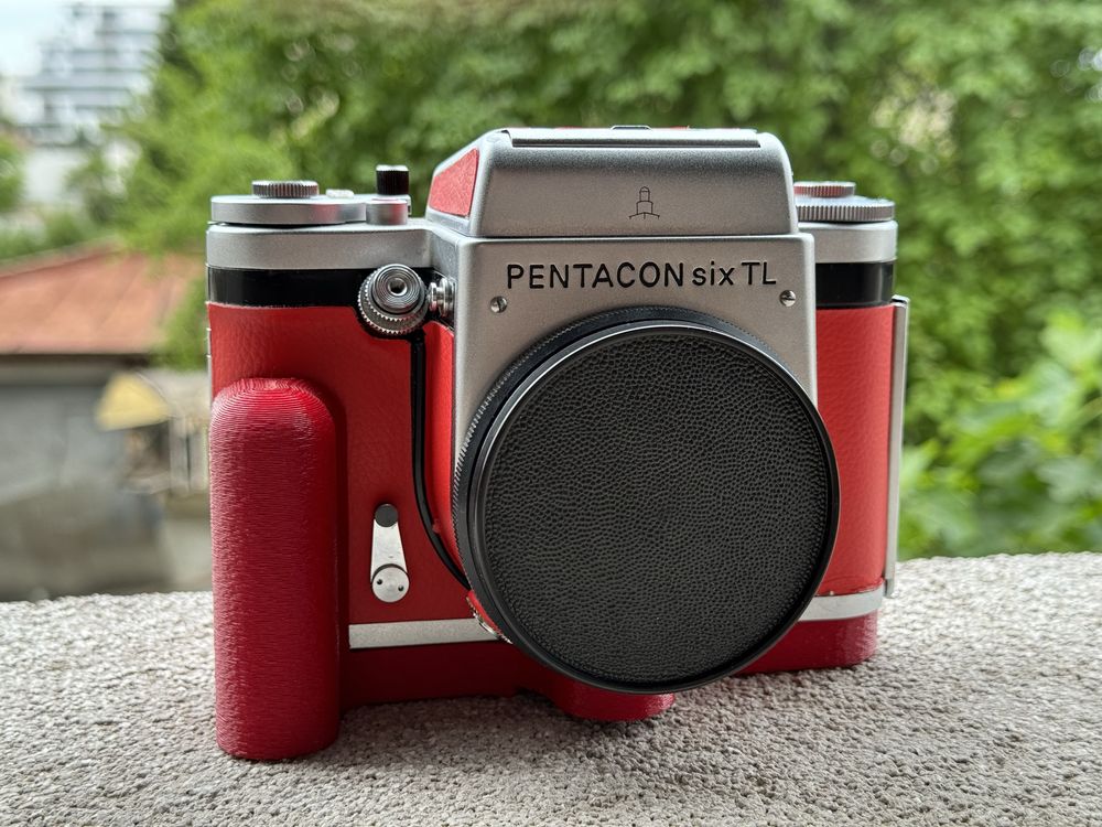 Pentacon Six TL Piele Rosie Medium Format Film Camera 6X6 Unicorn