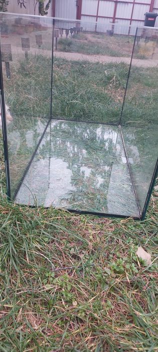 Acvariu cu capac si led