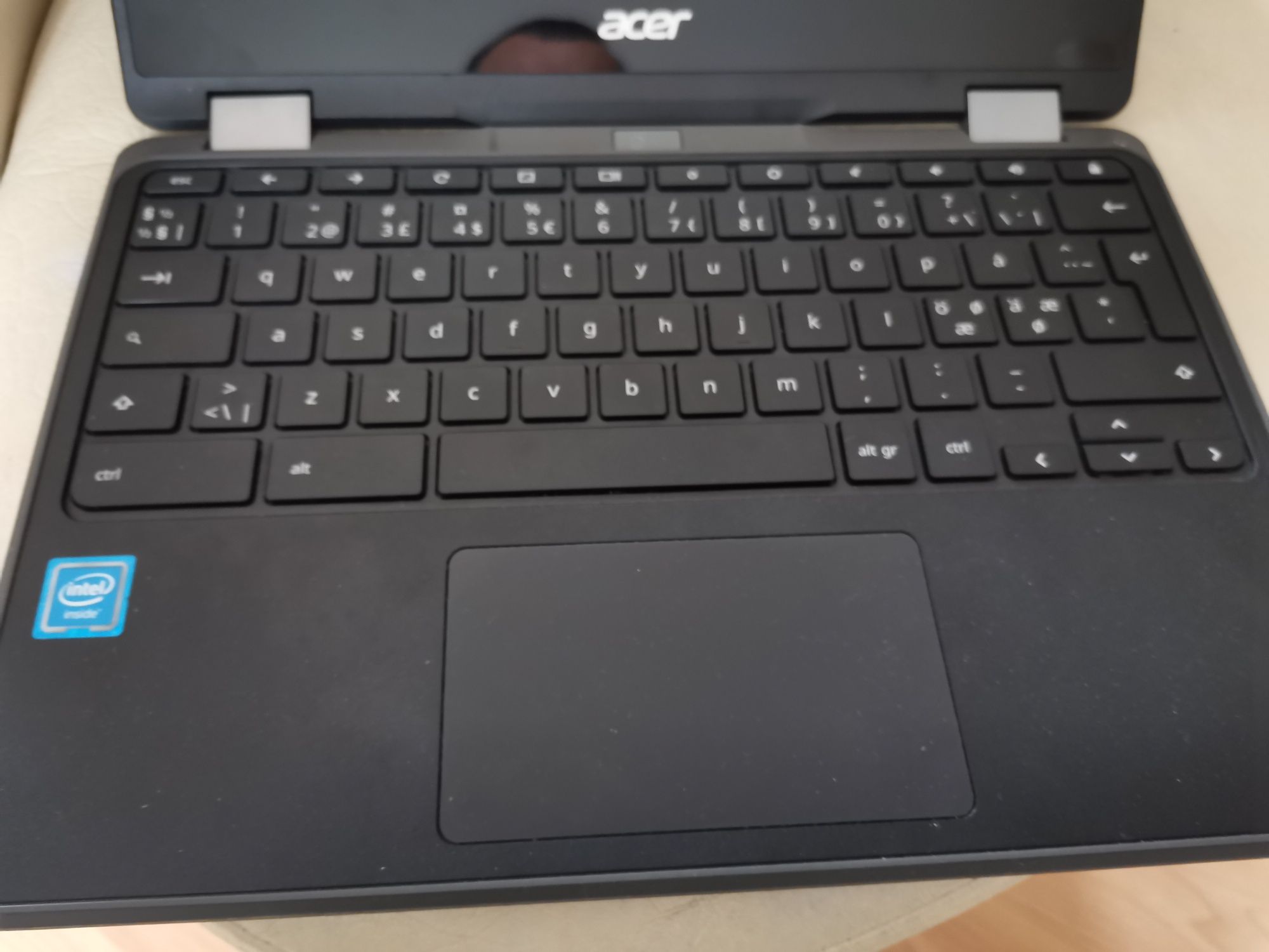 Chrome Book acer R751