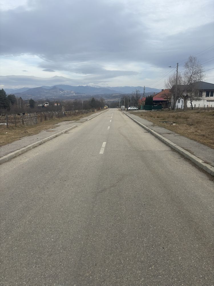 Vând teren 1534mp intravilan, construibil, utilităţi, strada asfaltata