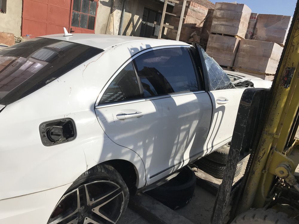 Mercedes S500 w221 На части вакум амг