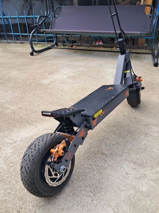 Vând trotineta electrică G4