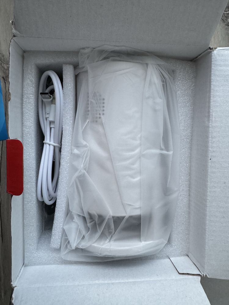 Video Proiector portabil cu wi-fi wireless alb, nou, la cutie!