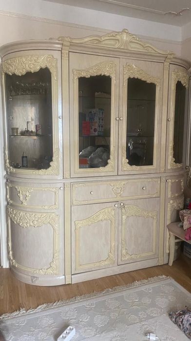 Продается горка (сервант)