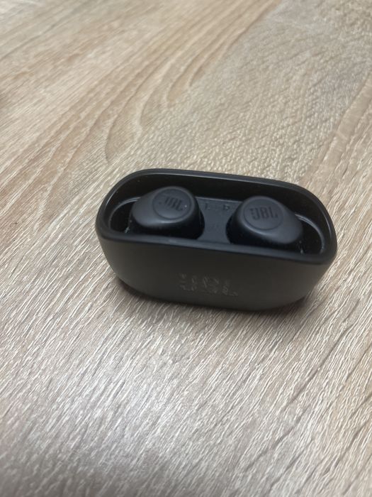 Vand 2 perechi de casti JBL