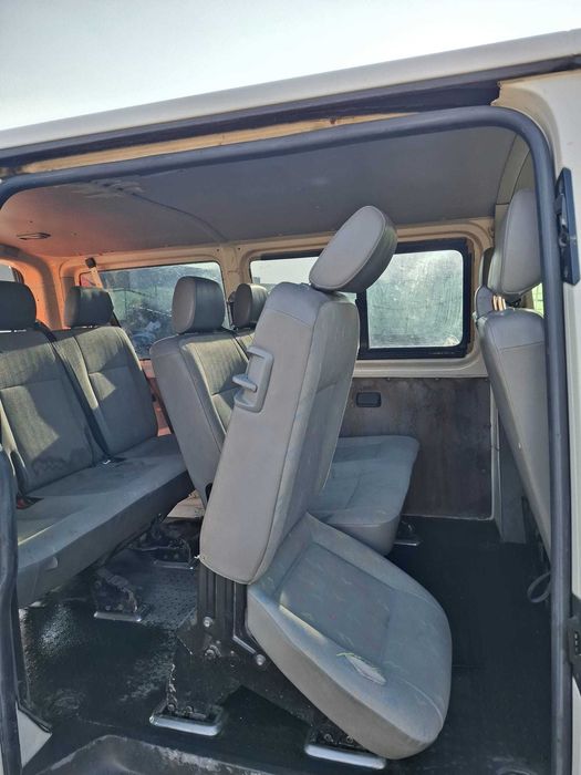 Vindem Volkswagen Transporter Caravelle T5- 8+1