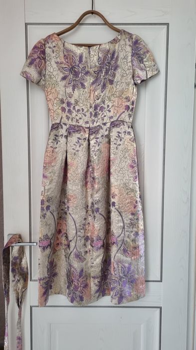 Платье (парча) раз 42 с поясом,