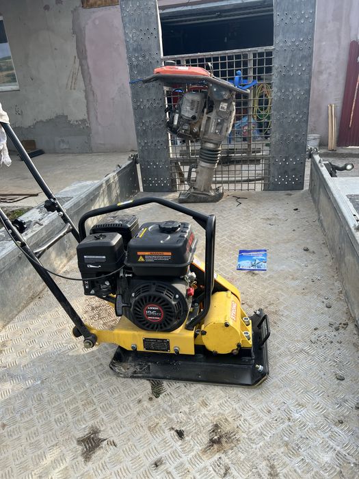 Prestez servici cu excavator 2 t