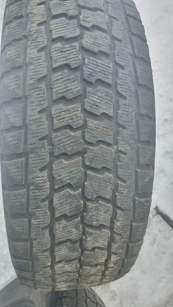 Шины R17/265/65 .