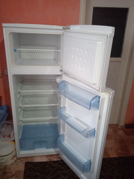 Продам холодильник веко