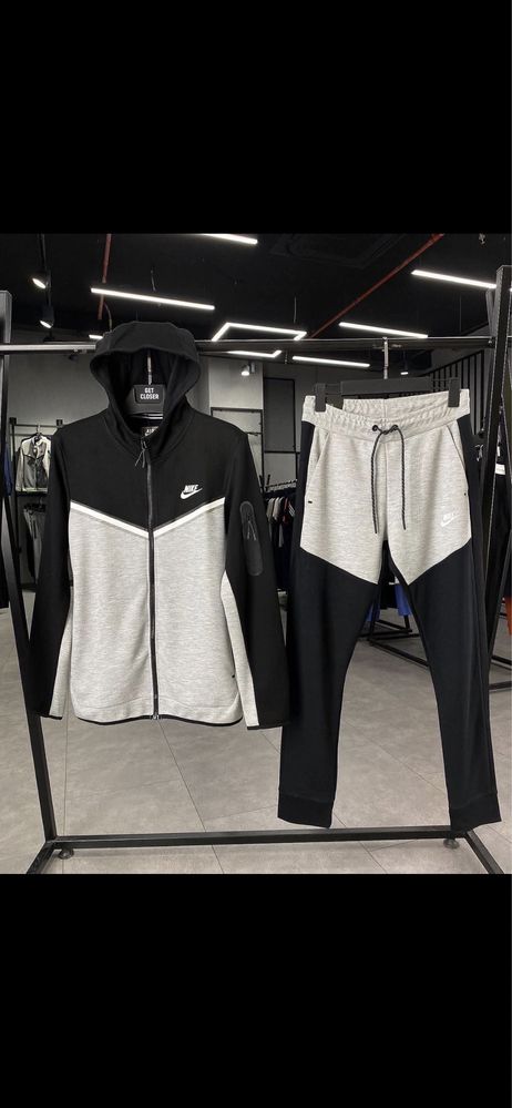 Nike tech fleece Black
