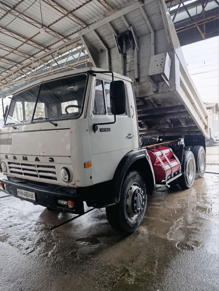 Kamaz 1980 yil rangi oq