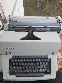 Vând mașină de scris