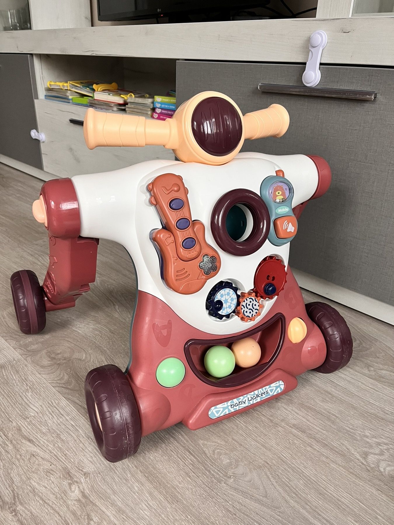 Бебешка проходилка 4 в 1 Walker and scooter