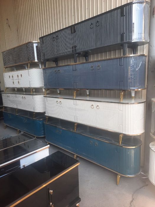 Стильная подставка для телевизора