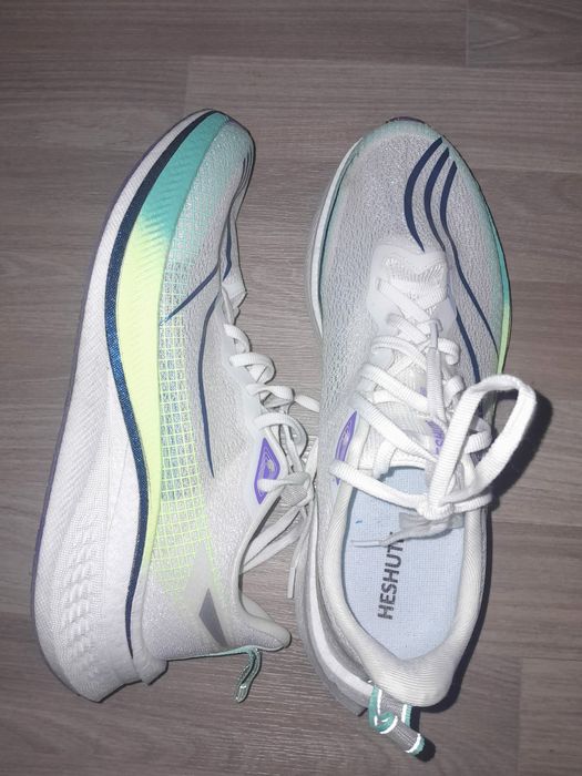 Продам    кросовки