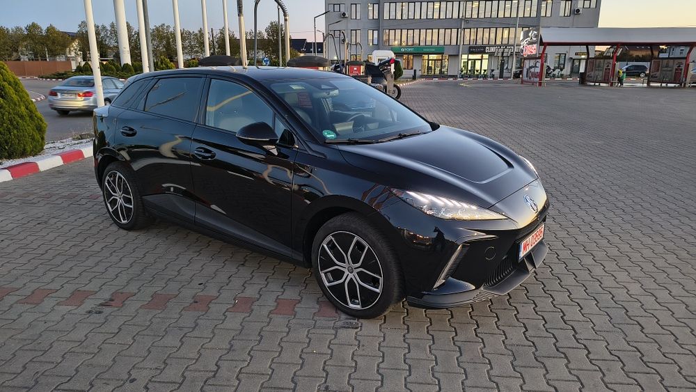 MG MG 4 Luxury, 64kw