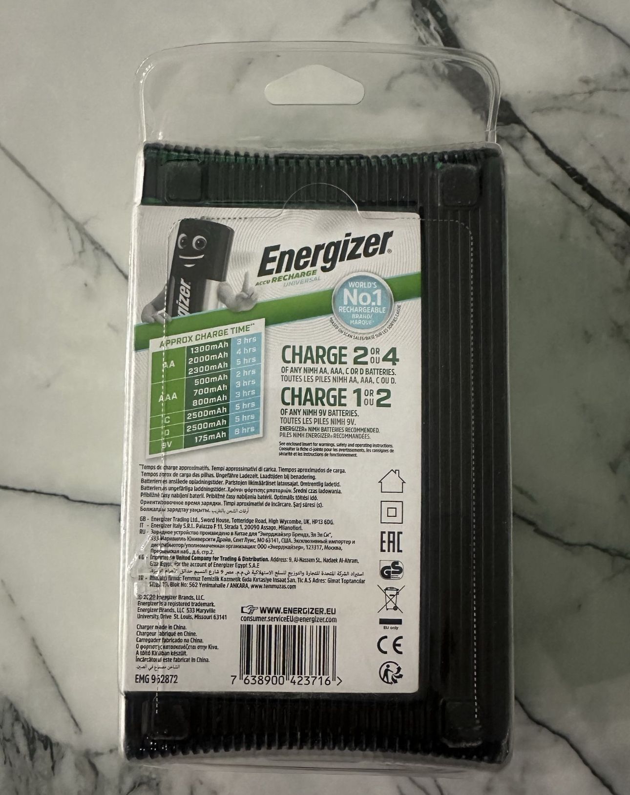 Încărcător universal acumulatori Energizer, baterii AA/ AAA/ C/ D/ 9V