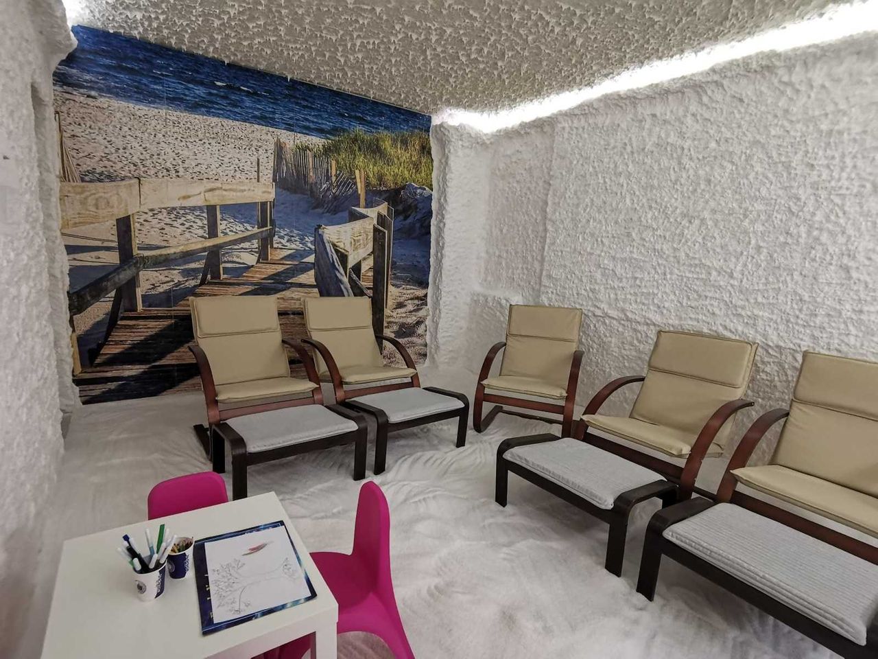 Продава се Хотел в Велинград - 684 кв.м за 615 €/кв.м - Снимка #15