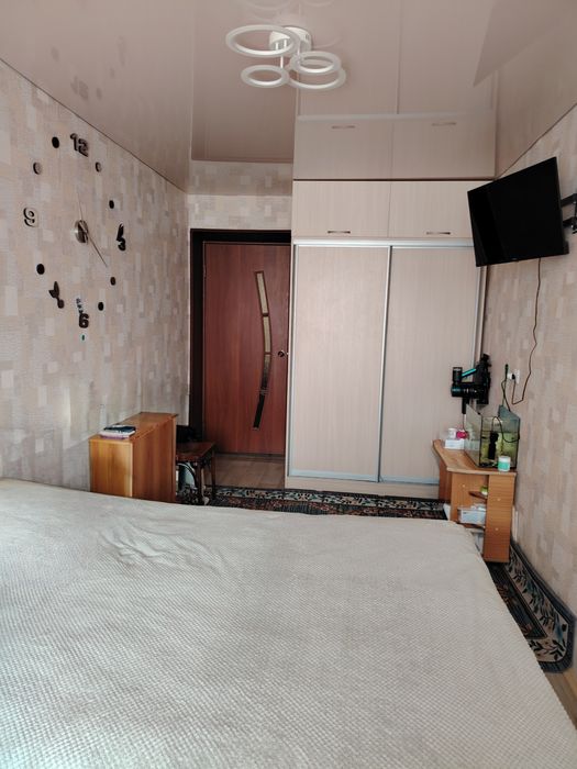 Меняю 3х комнатную на 2-х и 1-но комнатную